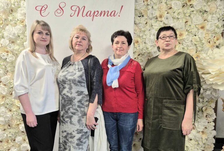 Дарите женщинам цветы