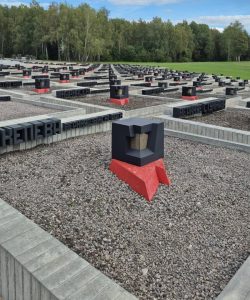 🕊В преддверии Дня народного единства трудовой коллектив поликлиники совершил знаковую экскурсионную поездку в Государственный мемориальный комплекс «Хатынь» — символ скорби, мужества и вечной памяти белорусского народа.